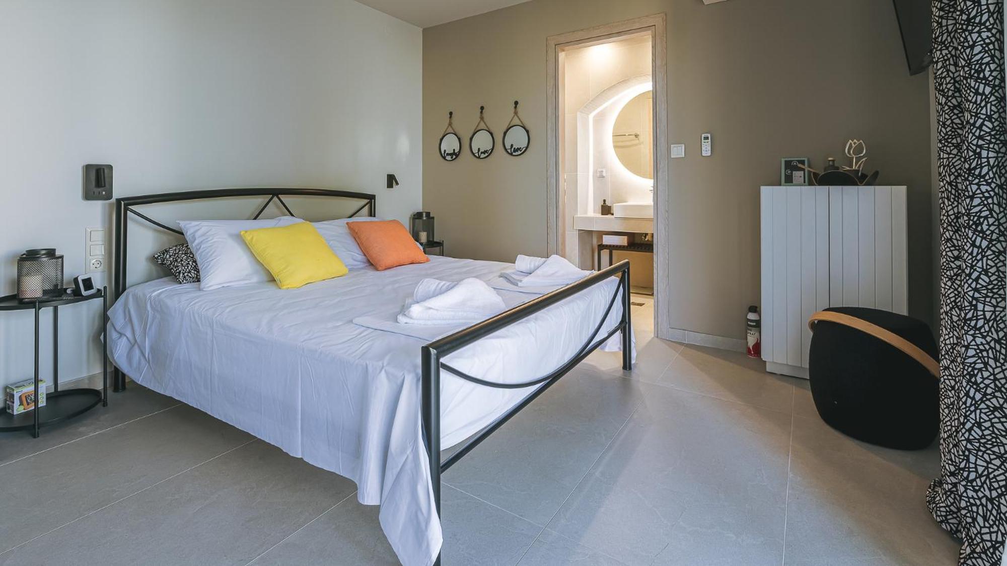 Electra Beachfront Suites, Nea Irakleia Exteriör bild