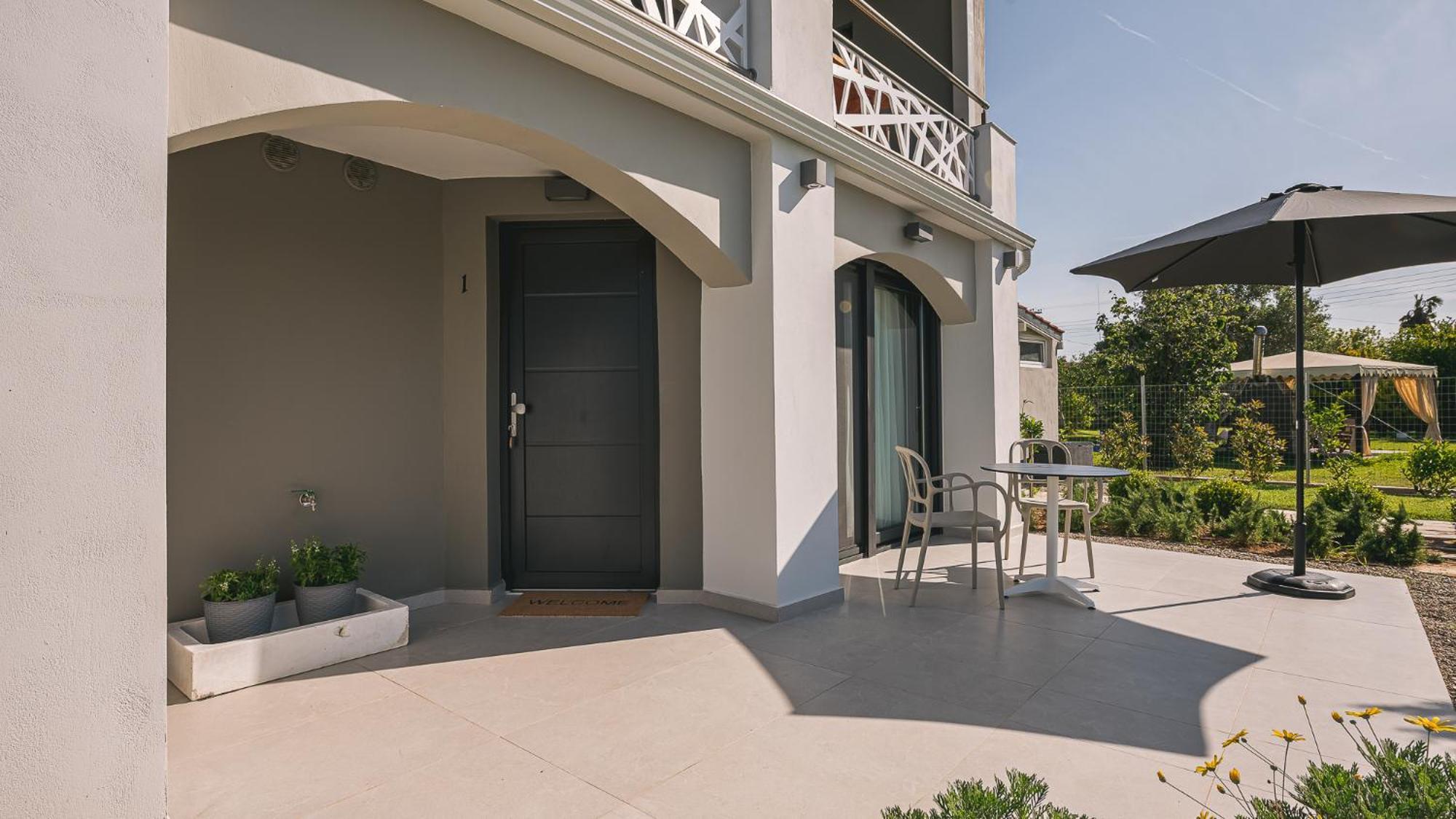 Electra Beachfront Suites, Nea Irakleia Exteriör bild