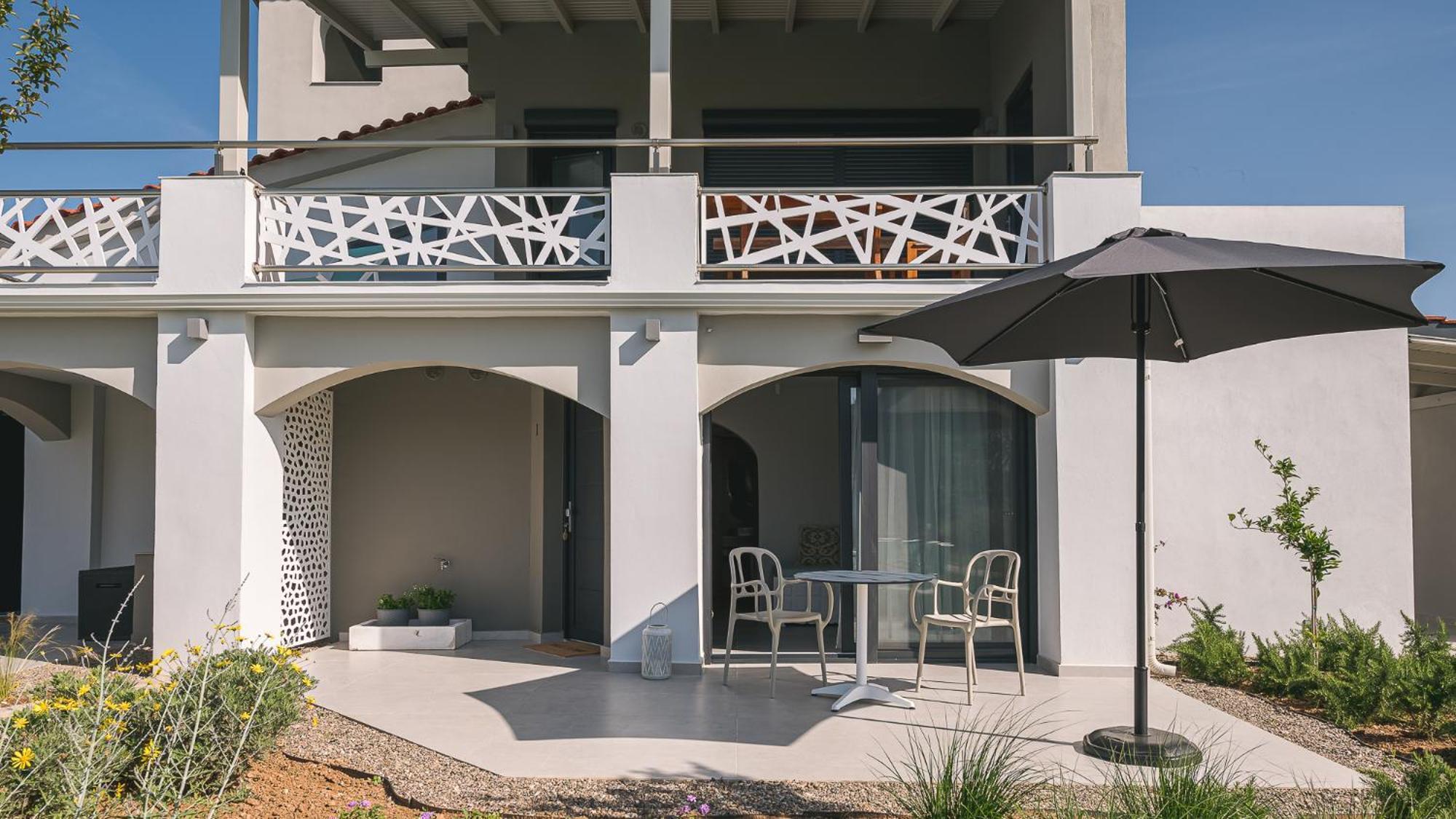 Electra Beachfront Suites, Nea Irakleia Exteriör bild