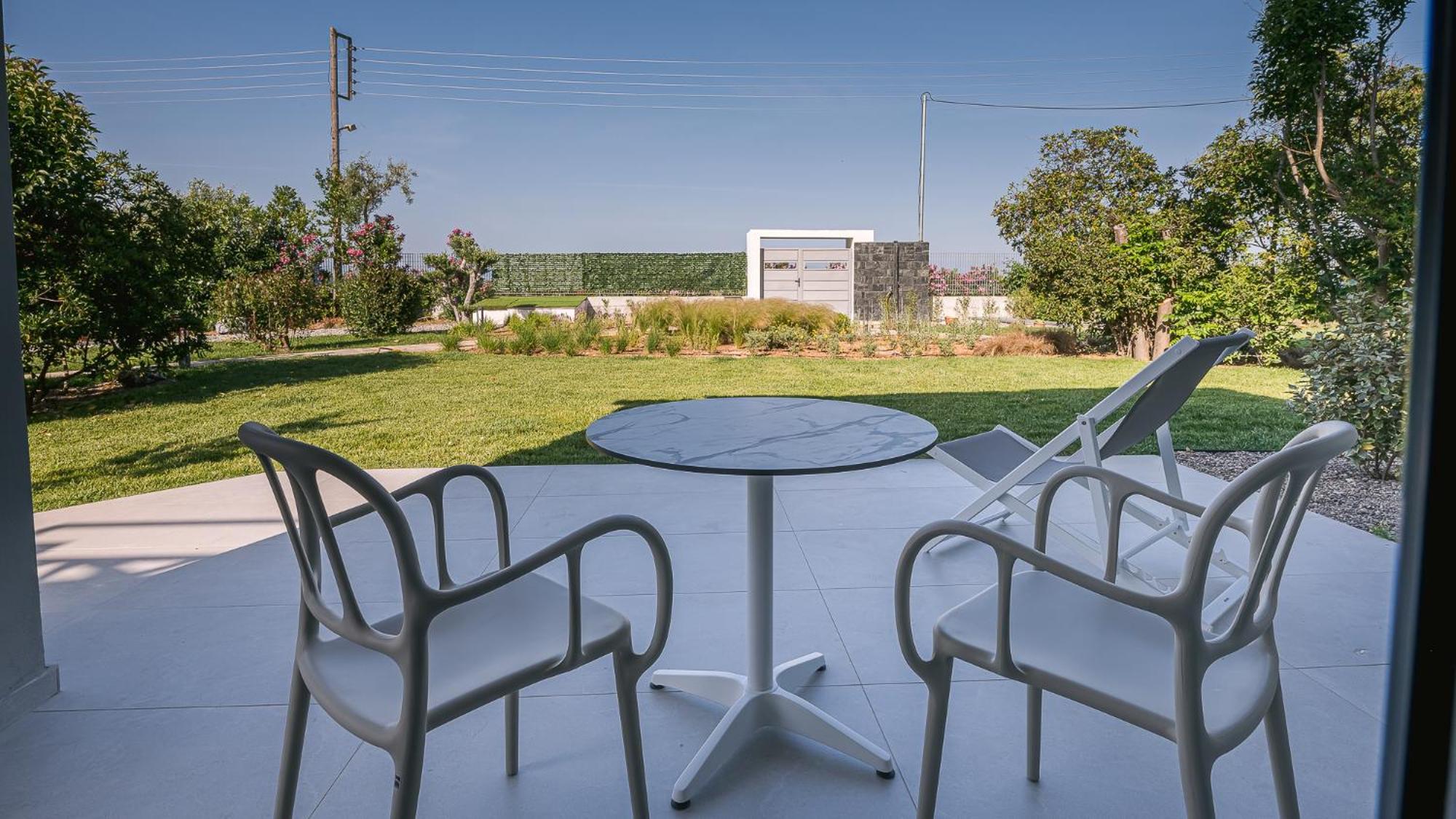 Electra Beachfront Suites, Nea Irakleia Exteriör bild